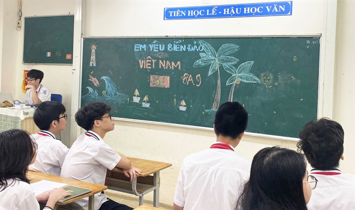 Trưởng phòng Giáo dục và Đào tạo quận Ba Đình kỳ vọng, việc tách trường không ảnh hưởng chất lượng dạy và học, uy tín của trường Trung học cơ sở Giảng Võ hiện nay. Ảnh: website trường. 22042024094018_2.png