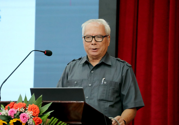 Tiến sĩ Lê Viết Khuyến - nguyên Phó Vụ trưởng Vụ Giáo dục đại học (Bộ Giáo dục và Đào tạo), hiện là Phó Chủ tịch Hiệp hội Các trường đại học, cao đẳng Việt Nam. Ảnh: Ngân Chi. GDVN_bác Khuyến.jpg
