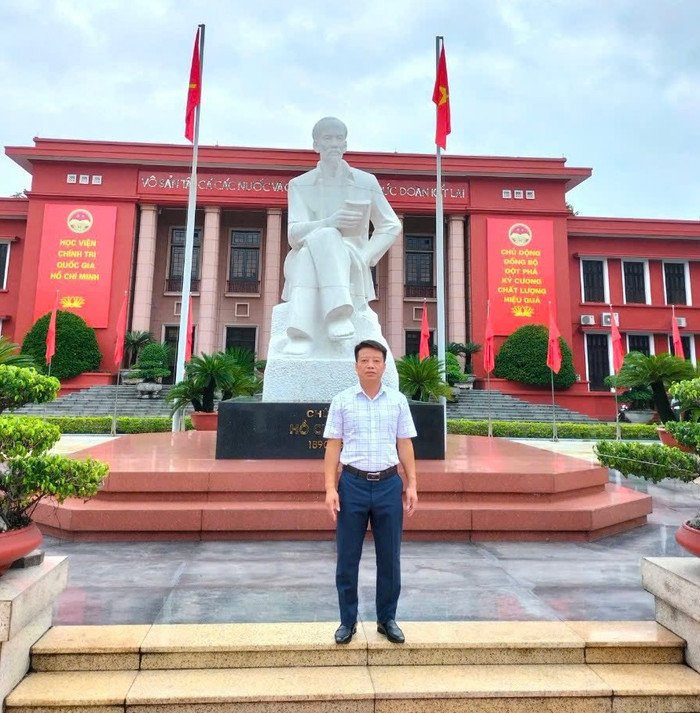 Thầy Nguyễn Thanh Minh, Giám đốc Trung tâm Giáo dục nghề nghiệp - Giáo dục thường xuyên thị xã Quảng Yên (tỉnh Quảng Ninh). Ảnh: NVCC. ad-4nxev3os5mlbm34hykmltau3zebvqaeghudu9wdrtbwfrxpehp-ncza6fgjd35ei85ryxhawxfwvain14demrzqspcku6o7dao-bqqq7j7hqaziwgb0xlad6hgqow7x0pxxu69ebmikvtbzu81ofv2r-ah3rz-6087.jpg