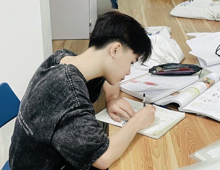 Sinh viên Trần Ngọc Phước (sinh năm 2005, Quảng Trị) chia sẻ lý do theo đuổi con đường học nghề, một phần do học phí rẻ. Ảnh: NVCC. Trần Ngọc Phước(2005) sinh viên ngành Digital Marketing tại Trường Cao đẳng FPT Polytechnic Đà Nẵng. Ảnh NVCC.JPG
