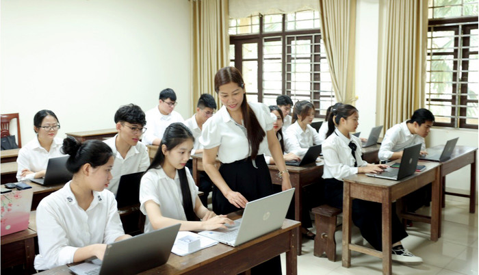 Theo Tiến sĩ Doãn Ngọc Anh, việc sinh viên Tâm lý học giáo dục tại Trường Đại học Sư phạm Hà Nội 2 sẽ được tiếp cận với môi trường làm việc của nghề ngay từ năm thứ nhất. ẢNh: NVCC. z5616706071344_074cdc200245c5206547383fd2c8dc40.jpg