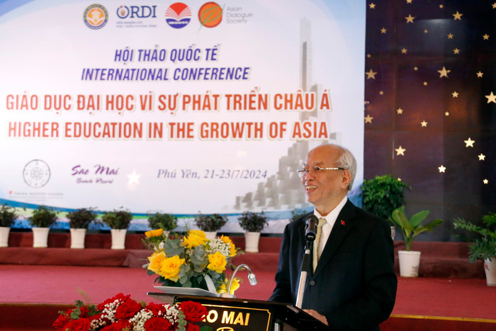 Giáo sư, Tiến sĩ Trình Quang Phú - Phó Chủ tịch Hiệp hội Các trường đại học, cao đẳng Việt Nam, Viện trưởng Viện Nghiên cứu phát triển Phương Đông. GDVN_ảnh b P.jpg