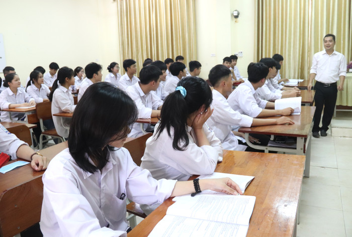 Theo Bộ Giáo dục và Đào tạo, 1,6 triệu nhà giáo đã được tuyển dụng vào ngành trước khi Luật có hiệu lực sẽ được cấp chứng chỉ hành nghề mà không cần đánh giá sát hạch. Ảnh: Ngân Chi GDVN_hs (2).JPG