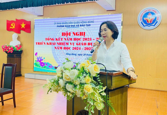 Cô Nguyễn Thị Vân Anh, Trưởng phòng Giáo dục và Đào tạo quận Hồng Bàng (thành phố Hải Phòng). Ảnh: NVCC. ad-4nxcd-lrx9uhfkhfkmrasp6lkwvugqhpdy-zjr-opjm3fkdu8jnncidkbunsjpggrqu8wpksa4dbergomprcad3bojxhhykemqjrv-5ttxwbus5zgj2ugzc0859pdpgznsurgs4uo50vcudn50oxtxygng7sr-9042.jpg