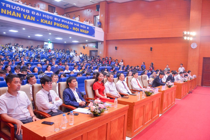 Các đại biểu tham gia lễ tốt nghiệp và trao bằng của nhân năm 2024. bg24,1.png