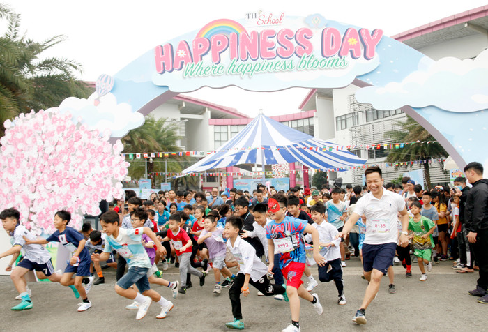 Giải chạy là một trong những hình thức đóng góp cho các hoạt động thiện nguyện của TH School. GDVN_chay.jpg