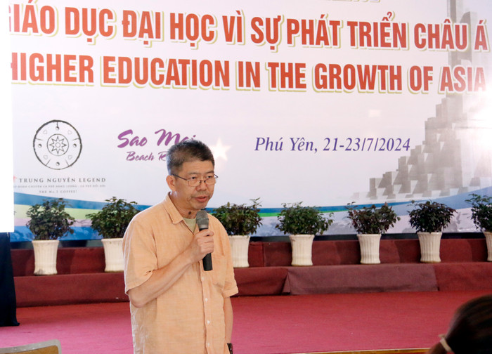 Giáo sư, Tiến sĩ Lau Sim Yee - Giáo sư khoa Nghiên cứu toàn cầu (Đại học Reitaku Nhật Bản) chia sẻ tại hội thảo. GDVN_Lau.jpg