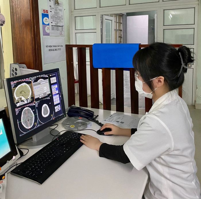 Sinh viên Nguyễn Thị Tường Vân - sinh viên năm thứ 4, ngành Kỹ thuật hình ảnh y học (Trường Đại học Y - Dược Huế). Ảnh: NVCC. Sinh viên Nguyễn Thị Tường Vân - sinh viên năm thứ 4, ngành Kỹ thuật hình ảnh y học (Trường Đại học Y - Dược Huế). Ảnh: NVCC.