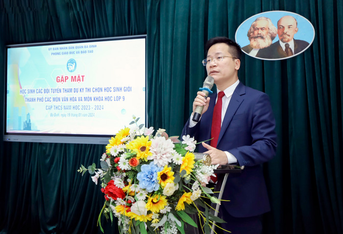 Thầy Lê Đức Thuận - Trưởng phòng Giáo dục và Đào tạo quận Ba Đình (Hà Nội). Ảnh: NVCC. z5688689071059_30c48edbefcde2f2983f56c45984cf7e.jpg