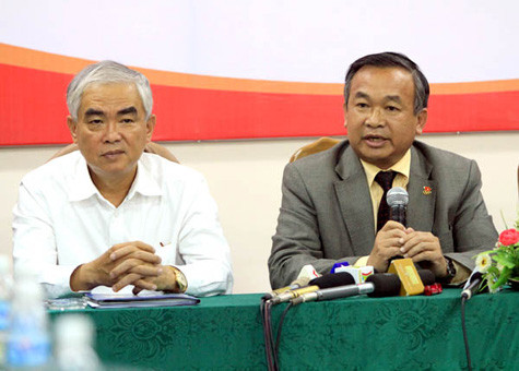 Các ông phó chủ tịch VFF Lê Hùng Dũng, Phạm Văn Tuấn là ứng cử viên tiềm năng. Các ông phó chủ tịch VFF Lê Hùng Dũng, Phạm Văn Tuấn là ứng cử viên tiềm năng.
