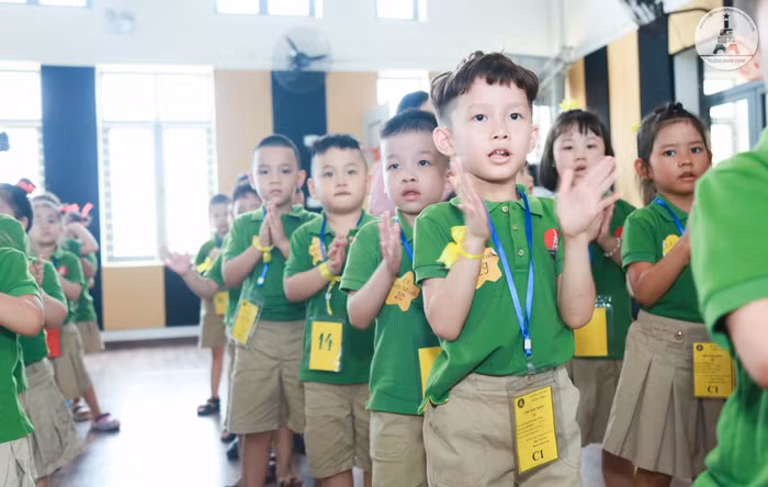 ảnh minh họa: trường Marie Curie, Hà Nội