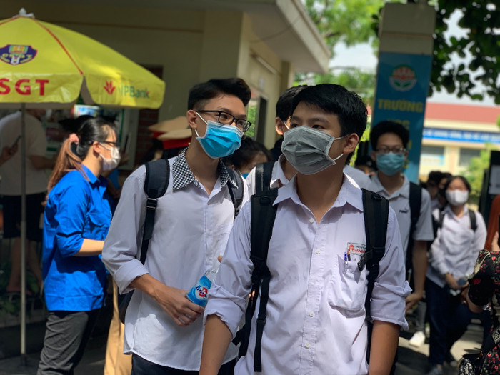 Giáo viên đánh giá đề thi Toán nhiều câu hỏi hay, có độ phân hóa tốt (ảnh: Thùy Linh) Giáo viên đánh giá đề thi Toán nhiều câu hỏi hay, có độ phân hóa tốt (ảnh: Thùy Linh)