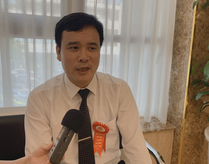 Thầy giáo Tô Thế Long (ảnh: Thùy Linh) Thầy giáo Tô Thế Long (ảnh: Thùy Linh)