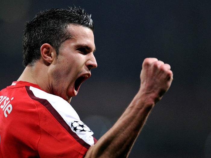 Robin van Persie đang được rất nhiều ông lớn ở Châu Âu săn đón