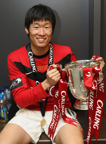 Park với danh hiệu League Cup Park với danh hiệu League Cup