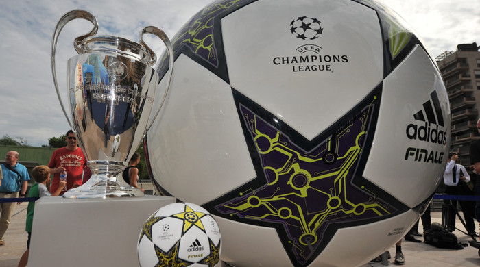 Bảng A: Porto (Bồ Đào Nha) – Dynamo Kiev (Ukraine) – Paris Saint-Germain (Pháp) – Dynamo Zagreb (Croatia) Nhà cựu vô địch Châu Âu mùa giải 2003/04 được xếp ở bảng đấu có thể nói là dễ thở nhất Champions League mùa này. Trở ngại lớn nhất của Porto chỉ có thể là gã nhà giàu nước Pháp PSG. Với sự đầu tư mạnh mẽ trong mùa Hè vừa qua, PSG được đánh giá là CLB có thể mang đến những điều bất ngờ lớn ở đấu trường châu lục... Bảng A: Porto (Bồ Đào Nha) – Dynamo Kiev (Ukraine) – Paris Saint-Germain (Pháp) – Dynamo Zagreb (Croatia) Nhà cựu vô địch Châu Âu mùa giải 2003/04 được xếp ở bảng đấu có thể nói là dễ thở nhất Champions League mùa này. Trở ngại lớn nhất của Porto chỉ có thể là gã nhà giàu nước Pháp PSG. Với sự đầu tư mạnh mẽ trong mùa Hè vừa qua, PSG được đánh giá là CLB có thể mang đến những điều bất ngờ lớn ở đấu trường châu lục...