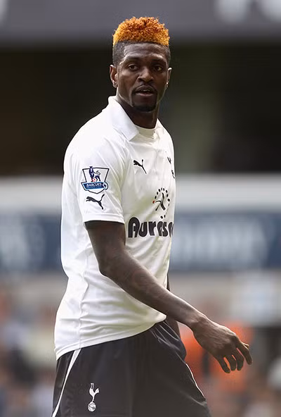 Sau mùa giải chơi ấn tượng trong màu áo Spurs dưới dạng cho mược từ Man City, đội bóng thành London bày tỏ nguyện vọng muốn mua đứt chân sút người 28 tuổi người Togo này. Sau rất nhiều lần đàm phán, cuối cùng thì Tottenham cũng có được chữ ký của Emmanuel Adebayor với giá 5 triệu bảng. Adebayor là bản hợp đồng thứ 3 của tân HLV Tottenham Andre Villas-Boas mùa này sau tiền vệ người Iceland Gylfi Sigurdsson từ Hoffenheim và trung vệ người Bỉ Jan Vertonghen từ CLB Ajax.