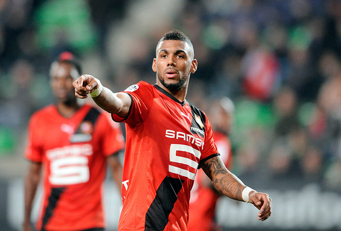 Tiền vệ phòng ngự 21 tuổi của Rennes được Arsenal và Tottenham theo đuổi từ lâu nhưng hai CLB của Premier League cho rằng cái giá 15 triệu bảng mà phía Rennes đưa ra là quá cao... Tiền vệ phòng ngự 21 tuổi của Rennes được Arsenal và Tottenham theo đuổi từ lâu nhưng hai CLB của Premier League cho rằng cái giá 15 triệu bảng mà phía Rennes đưa ra là quá cao...