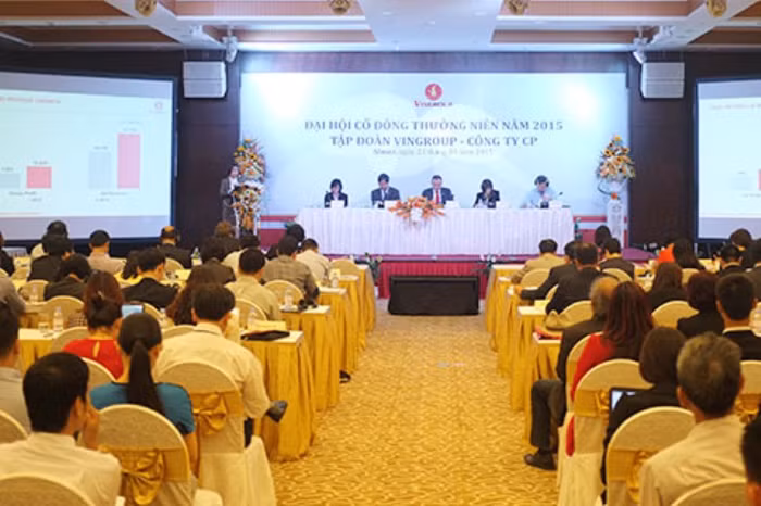 Toàn cảnh Đại hội cổ đông thường niên 2014 của Tập đoàn Vingroup (nguồn tạp chí tài chính)
