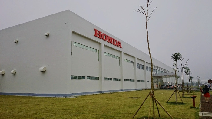 Theo chuyên gia Bùi Kiến Thành, lý giải của Honda Việt Nam cho rằng sai phạm là do không hiểu luật là không chấp nhận được. Anh không biết luật dẫn đến sai phạm thì anh cũng phải bị phạt. Theo chuyên gia Bùi Kiến Thành, lý giải của Honda Việt Nam cho rằng sai phạm là do không hiểu luật là không chấp nhận được. Anh không biết luật dẫn đến sai phạm thì anh cũng phải bị phạt.