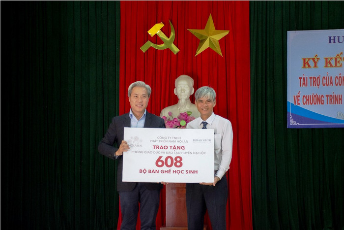 Chuyển giao thành 608 bộ bàn ghế học sinh cho 10 trường trung học cơ sở cho phòng giáo dục huyện Đại Lộc. Chuyển giao thành 608 bộ bàn ghế học sinh cho 10 trường trung học cơ sở cho phòng giáo dục huyện Đại Lộc.