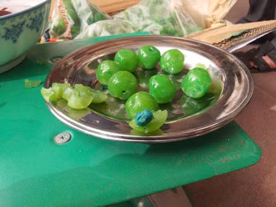 Mứt táo có hạt bằng nhựa. Mứt táo có hạt bằng nhựa.