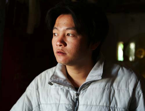 Quyến không biết rằng từ thời điểm đó, Quyến rơi một mạch xuống vực sâu. Quyến không biết rằng từ thời điểm đó, Quyến rơi một mạch xuống vực sâu.