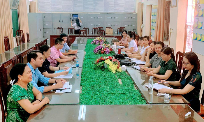 Buổi họp tổng kết hiệu quả tuyển sinh đầu cấp của trường Trung học cơ sở Phùng Hưng, Thị xã Sơn Tây Buổi họp tổng kết hiệu quả tuyển sinh đầu cấp của trường Trung học cơ sở Phùng Hưng, Thị xã Sơn Tây