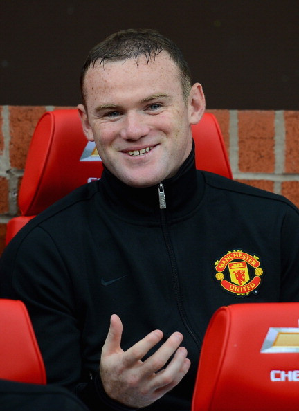 Sir Alex đã gây bất ngờ khi đẩy Rooney lên băng ghế dự bị và nhường chỗ trên hàng công cho tân binh đắt giá Van Persi... Sir Alex đã gây bất ngờ khi đẩy Rooney lên băng ghế dự bị và nhường chỗ trên hàng công cho tân binh đắt giá Van Persi...
