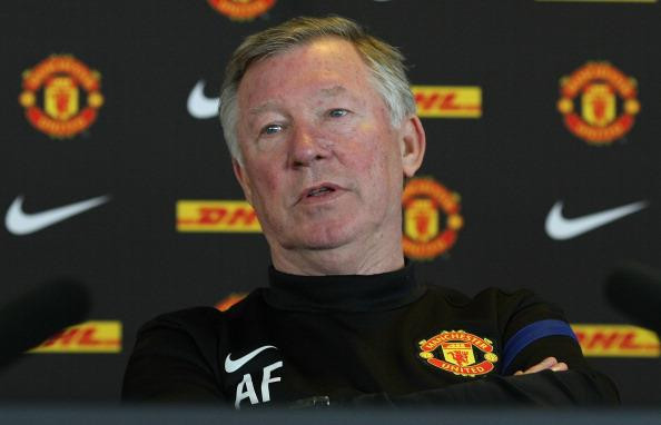 Mở đầu buổi họp báo trước vòng đấu thứ 2 của Premier League và ra mắt tân binh Alexander Buttner, Sir Alex đã hết lời khen ngợi màn trình diễn của cậu học trò người Nhật Bản Shinji Kagawa trong trận đấu với Everton: “Cậu ấy đã có trận đấu xuất sắc hôm thứ Hai. Cậu ấy là một cầu thủ tuyệt vời, thăng bằng rất tốt và chơi bóng được cả hai chân. Chúng tôi thật sự rất hài lòng về những gì cậu ấy đã thể hiện.” Mở đầu buổi họp báo trước vòng đấu thứ 2 của Premier League và ra mắt tân binh Alexander Buttner, Sir Alex đã hết lời khen ngợi màn trình diễn của cậu học trò người Nhật Bản Shinji Kagawa trong trận đấu với Everton: “Cậu ấy đã có trận đấu xuất sắc hôm thứ Hai. Cậu ấy là một cầu thủ tuyệt vời, thăng bằng rất tốt và chơi bóng được cả hai chân. Chúng tôi thật sự rất hài lòng về những gì cậu ấy đã thể hiện.”