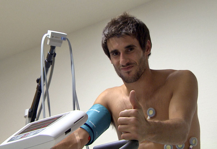 Giám đốc điều hành của Bayern Karl-Heinz Rummenigge cho biết: "Tất nhiên, đó là một khoản tiền lớn. Chúng tôi đã gặp một số khúc mắc trong đàm phán. Nhưng rất vui khi cuối cùng Javi Martinez đã về với chúng tôi. Trong những ngày qua, chúng tôi đã phải gấp rút giải quyết các vấn đề về thuế và thủ tục pháp lý. Rất may mắn là chúng tôi đã thành công." Giám đốc điều hành của Bayern Karl-Heinz Rummenigge cho biết: "Tất nhiên, đó là một khoản tiền lớn. Chúng tôi đã gặp một số khúc mắc trong đàm phán. Nhưng rất vui khi cuối cùng Javi Martinez đã về với chúng tôi. Trong những ngày qua, chúng tôi đã phải gấp rút giải quyết các vấn đề về thuế và thủ tục pháp lý. Rất may mắn là chúng tôi đã thành công."