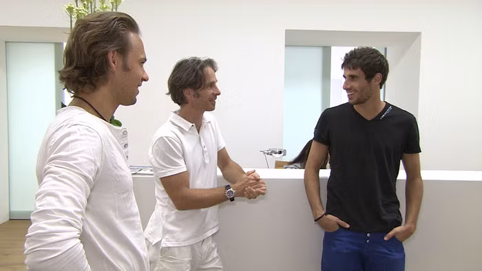 Javi Martinez đã đến Munich hoàn tất thủ tục kiểm tra y tế trước khi ký vào bản hợp đồng thi đấu cho đội bóng xứ Bavaria đến hết tháng 6 năm 2017. Javi Martinez đã đến Munich hoàn tất thủ tục kiểm tra y tế trước khi ký vào bản hợp đồng thi đấu cho đội bóng xứ Bavaria đến hết tháng 6 năm 2017.