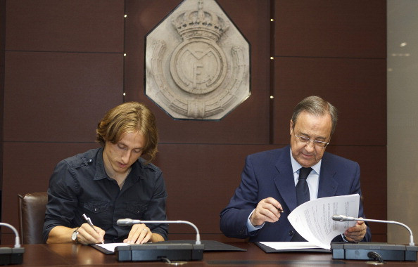 Modric sẽ chính thức gia nhập sân Bernabeu với bản hợp đồng có thời hạn 5 năm với mức lương khoảng 120 nghìn bảng/tuần.