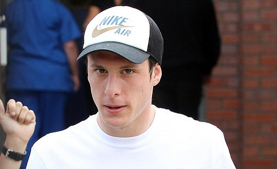 “Chúng tôi giữ liên lạc chặt chẽ với cậu ấy và chờ đến khi cậu ấy đủ 18 tuổi. Chúng tôi đã phân vân rất nhiều về việc có mang cậu ấy về CLB hay không. Nhưng cậu ấy đã có một mùa Hè tuyệt vời với đội tuyển U20 Chile, chúng tôi nghĩ không thể chờ đợi thêm được nữa và ký hợp đồng với cậu ấy ngay lập tức.” “Chúng tôi giữ liên lạc chặt chẽ với cậu ấy và chờ đến khi cậu ấy đủ 18 tuổi. Chúng tôi đã phân vân rất nhiều về việc có mang cậu ấy về CLB hay không. Nhưng cậu ấy đã có một mùa Hè tuyệt vời với đội tuyển U20 Chile, chúng tôi nghĩ không thể chờ đợi thêm được nữa và ký hợp đồng với cậu ấy ngay lập tức.”