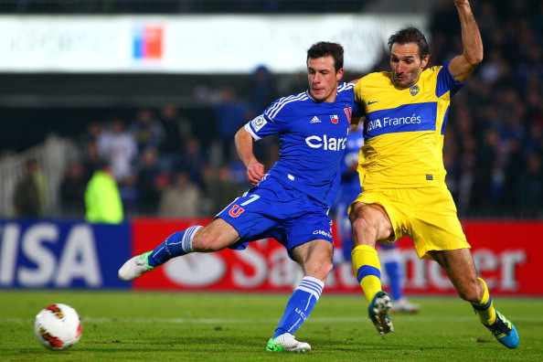 “Henriquez đang trên đường trở lại Manchester”, Ông già gân cho biết. “Cậu ấy đã trở lại Chile sau khi có giấy phép lao động tại Anh hôm thứ Ba. Chúng tôi đã theo dõi cậu ấy kể từ khi cậu ấy mới 14 tuổi khi cậu ấy thi đấu với đội trẻ của chúng tôi.” “Henriquez đang trên đường trở lại Manchester”, Ông già gân cho biết. “Cậu ấy đã trở lại Chile sau khi có giấy phép lao động tại Anh hôm thứ Ba. Chúng tôi đã theo dõi cậu ấy kể từ khi cậu ấy mới 14 tuổi khi cậu ấy thi đấu với đội trẻ của chúng tôi.”
