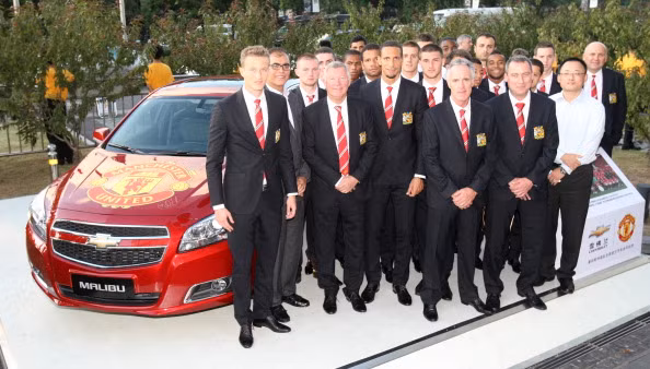 Mới đây, Man United đã ký hợp đồng tài trợ với hãng xe hơi của Mỹ và dòng chữ Chevrolet sẽ được in trên áo đấu của Quỷ đỏ kể từ mùa giải 2014/15...