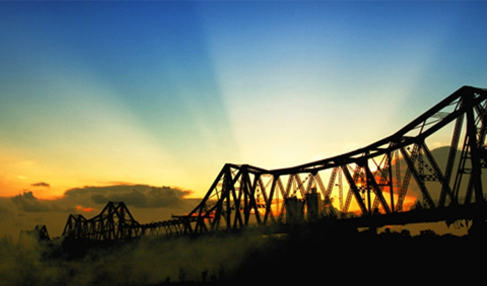 Hoàng hôn bên cầu Long Biên Hoàng hôn bên cầu Long Biên