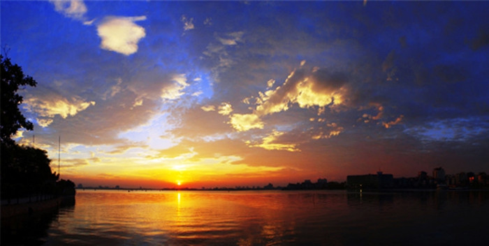 Chiều tà hồ Tây Chiều tà hồ Tây