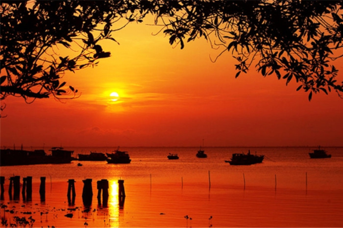 Chiều tà bên bến phà không số Chiều tà bên bến phà không số