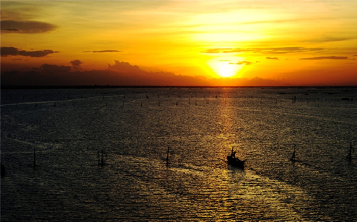 Hoàng hôn bên bãi Vàn Chảy - Cô Tô