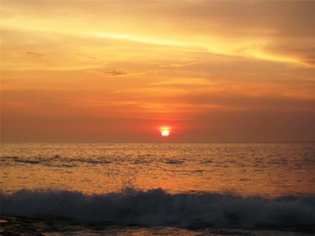 Hoàng hôn tại Tanah Lot, Bali, Indonesia. Hoàng hôn tại Tanah Lot, Bali, Indonesia.