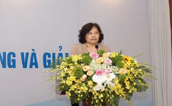 Nhà giáo nhân dân Nguyễn Thị Hiền - Chủ tịch Hội đồng quản trị Trường Đoàn Thị Điểm (ảnh Lại Cường).