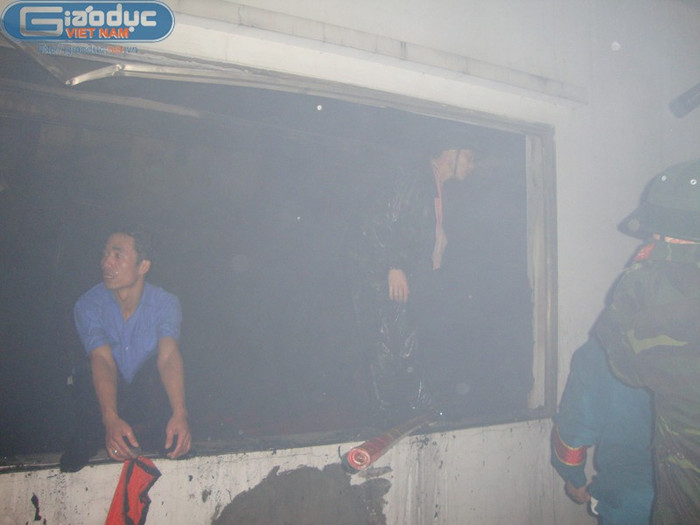 nguồn nước cung cấp không đủ để chữa cháy. nguồn nước cung cấp không đủ để chữa cháy.