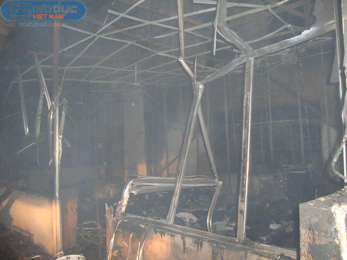 Những gì không thể cháy được thì còn sót lại. Những gì không thể cháy được thì còn sót lại.