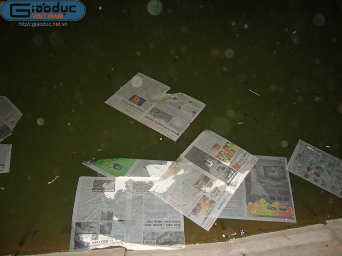 Ven theo Hồ Gươm biến thành nơi báo "ở".