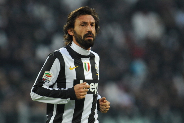 8. Andrea Pirlo (33 tuổi, CLB Juventus) Lên hàng lão tướng và tưởng như hết thời khi mới chuyển sang thi đấu cho Bà đầm già thành Turin nhưng Pirlo vẫn cho thấy anh vẫn là một trong những tiền vệ hay nhất thế giới hiện nay với lối chơi thông minh, những đường chuyền bổng ‘chuẩn không cần chỉnh’. Phong độ chói sáng của Pirlo giúp Juventus giành chức vô địch Serie A mùa trước và tuyển Ý lọt vào đến chung kết Euro 2012. 8. Andrea Pirlo (33 tuổi, CLB Juventus) Lên hàng lão tướng và tưởng như hết thời khi mới chuyển sang thi đấu cho Bà đầm già thành Turin nhưng Pirlo vẫn cho thấy anh vẫn là một trong những tiền vệ hay nhất thế giới hiện nay với lối chơi thông minh, những đường chuyền bổng ‘chuẩn không cần chỉnh’. Phong độ chói sáng của Pirlo giúp Juventus giành chức vô địch Serie A mùa trước và tuyển Ý lọt vào đến chung kết Euro 2012.