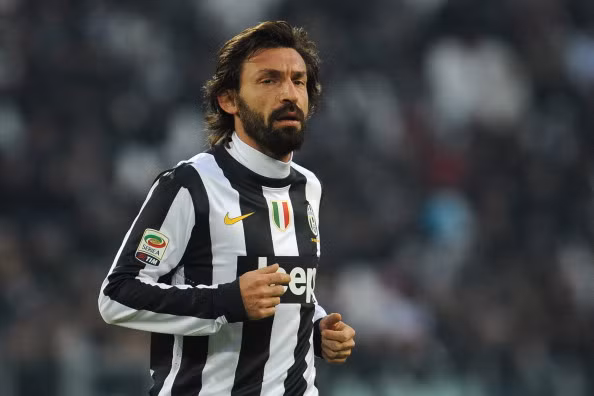 8. Andrea Pirlo (33 tuổi, CLB Juventus) Lên hàng lão tướng và tưởng như hết thời khi mới chuyển sang thi đấu cho Bà đầm già thành Turin nhưng Pirlo vẫn cho thấy anh vẫn là một trong những tiền vệ hay nhất thế giới hiện nay với lối chơi thông minh, những đường chuyền bổng ‘chuẩn không cần chỉnh’. Phong độ chói sáng của Pirlo giúp Juventus giành chức vô địch Serie A mùa trước và tuyển Ý lọt vào đến chung kết Euro 2012.