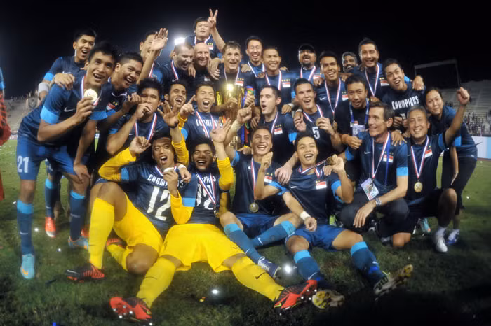 Singapore lên ngôi vô địch ngay trên đất Thái.