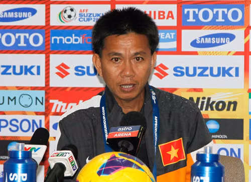 HLV Hoàng Anh Tuấn