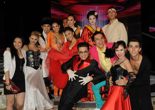 Thanh Bạch: "Chụp nhanh lên em ơi. Anh còn chạy mấy show làm ảo thuật nữa cơ" Thanh Bạch: "Chụp nhanh lên em ơi. Anh còn chạy mấy show làm ảo thuật nữa cơ"